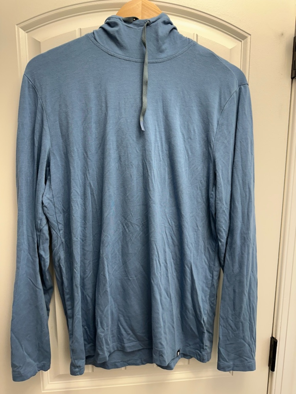 Men's Light Blue Hooded Long-Sleeve Pullover